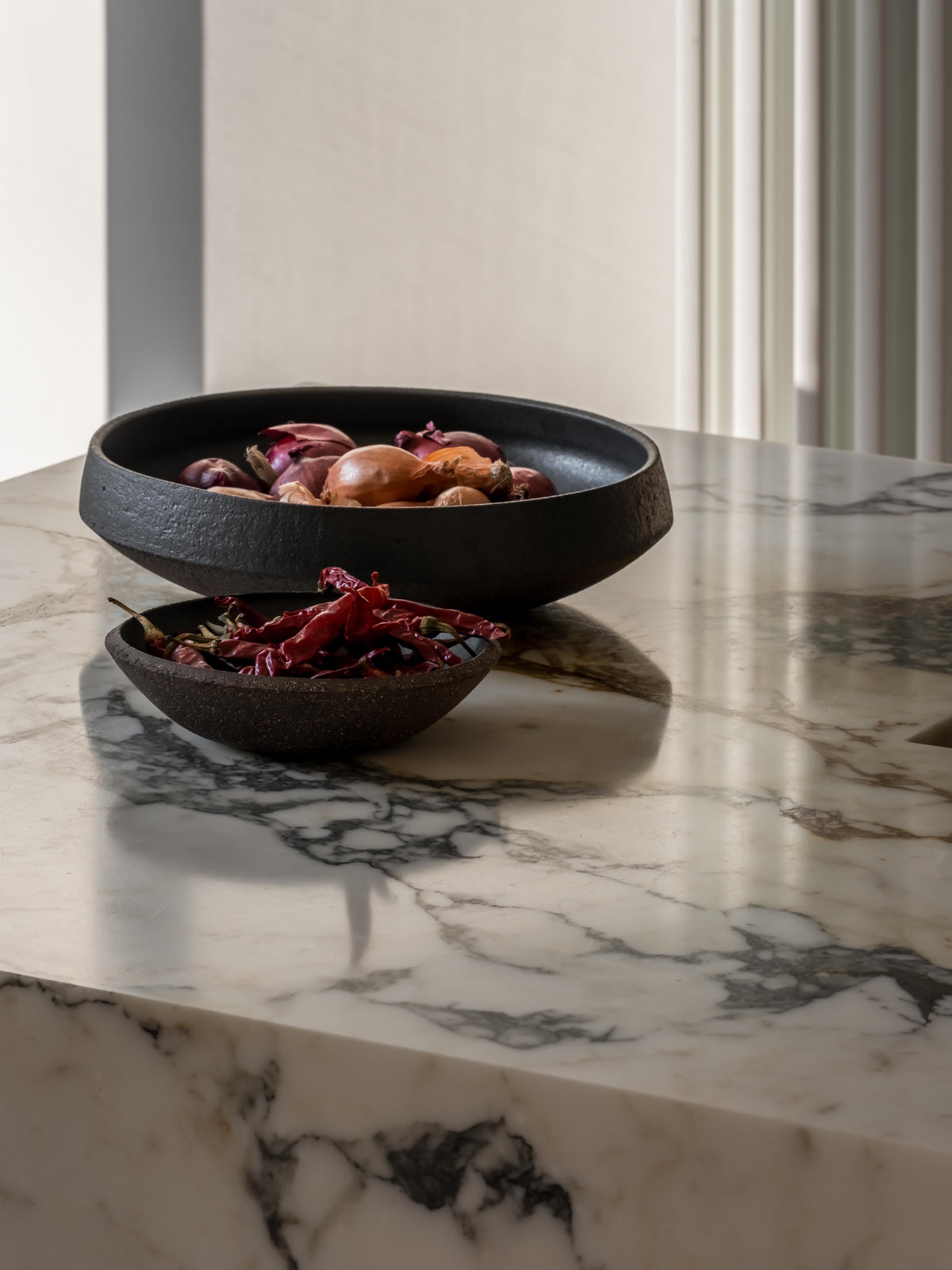 Chamotte Bowl 300 - Black